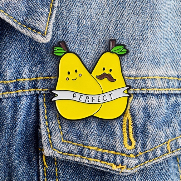 NEW Perfect Pair Pear Couple Enamel Pin Brooch - Picture 4 of 4
